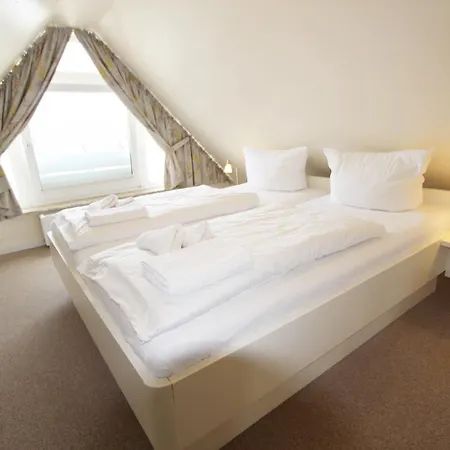 Apartment Haus Guenther - Mittelweg 1, App 2 Wenningstedt-Braderup